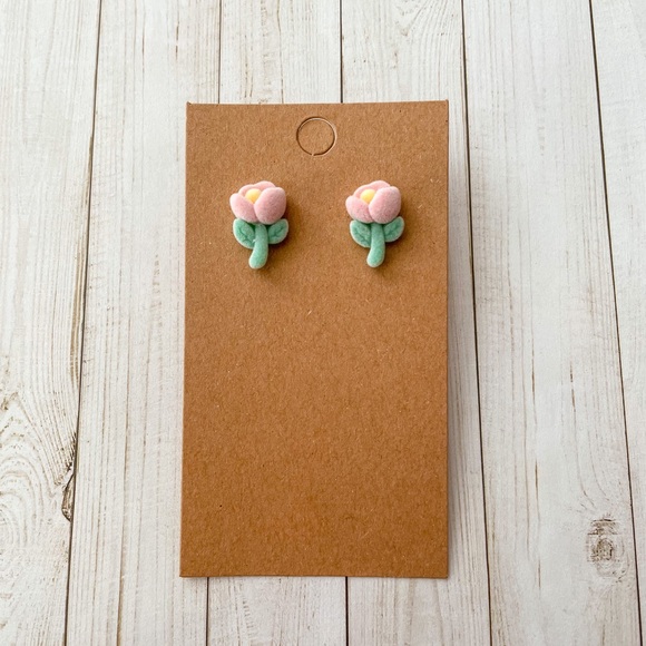 🖤 Fuzzy Flower Studs - Picture 2 of 5